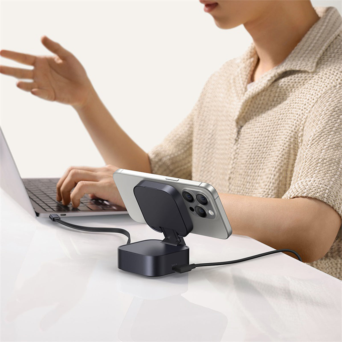 PicoGoシリーズ2-in-1Qi2充電器Charger67W